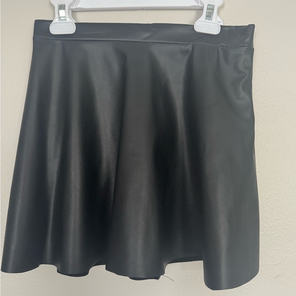 H&M Girls Faux Leather black Skirt size 10